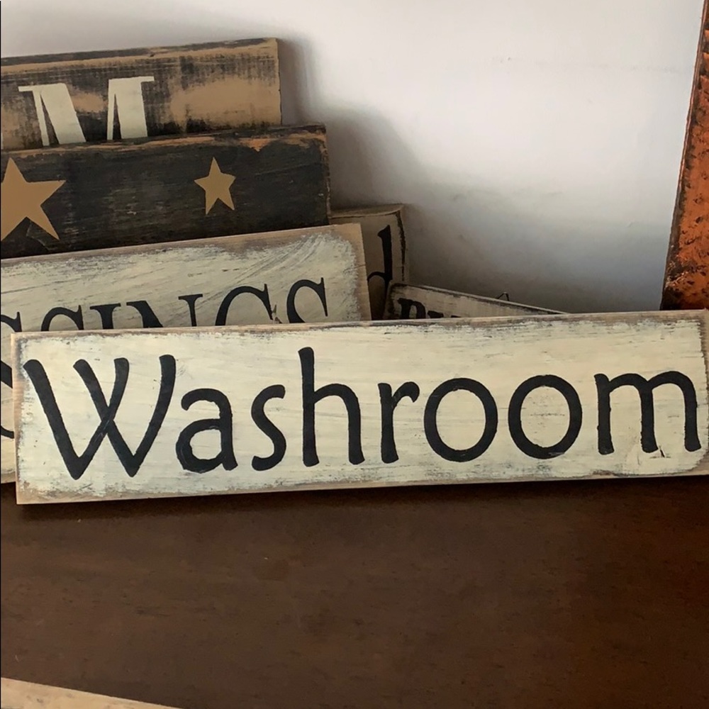 Rustic bathroom decor